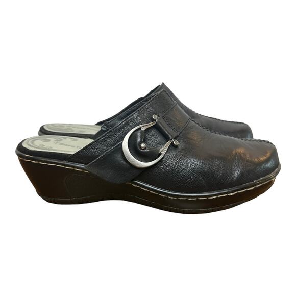 Bare Traps Quashed Leather Clogs Black Size 9.5 - Picture 1 of 8